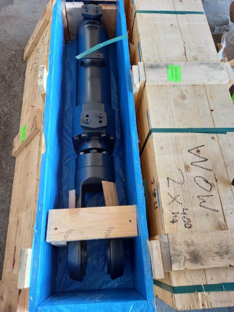 Hydraulic cylinder designed for heavy-duty mining machines, ensuring durability and high performance.